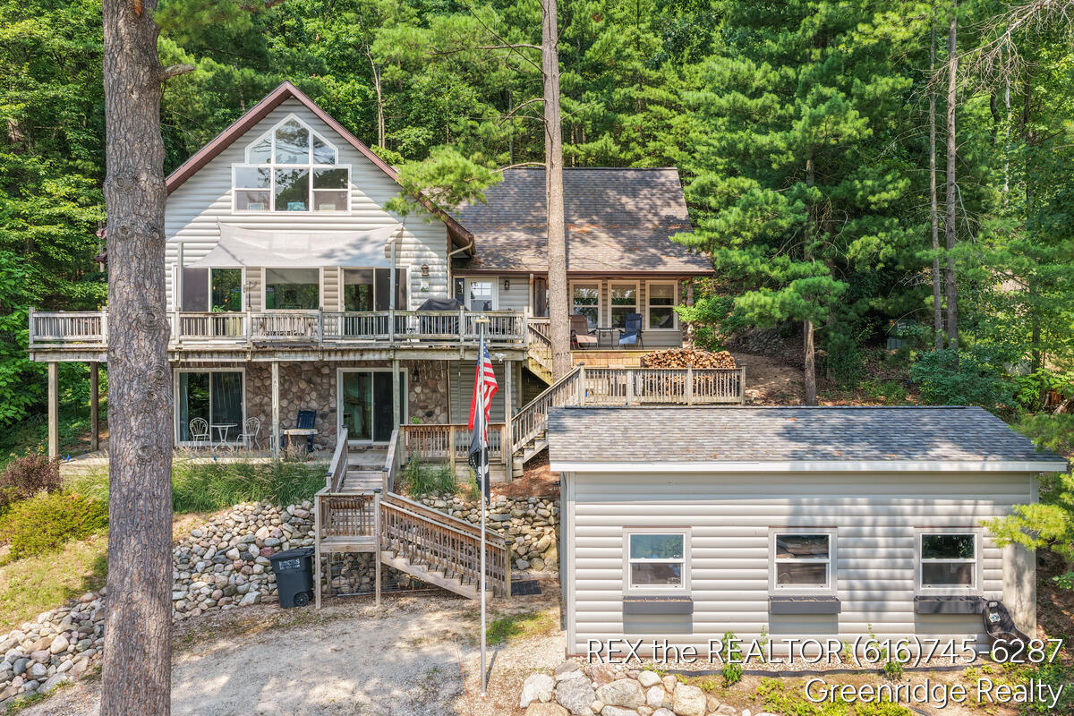1st image of 541 E Sawyer Blvd, Newaygo, MI 49337 | MLS# 70546777