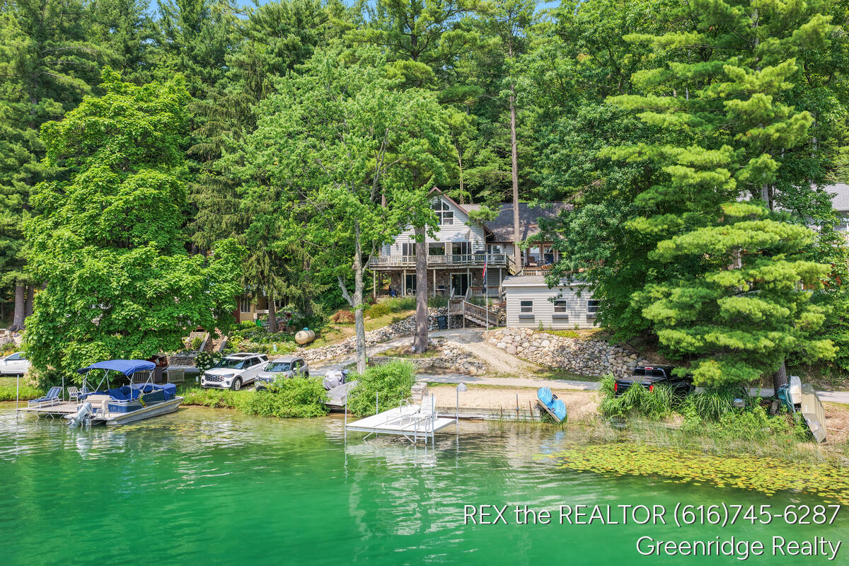 2nd image of 541 E Sawyer Blvd, Newaygo, MI 49337 | MLS# 70546777