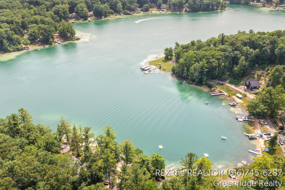 3rd image of 541 E Sawyer Blvd, Newaygo, MI 49337 | MLS# 70546777