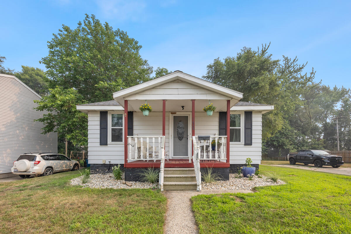 3rd image of 1628 Pennoyer Ave, Grand Haven, MI 49417 | MLS# 70546795