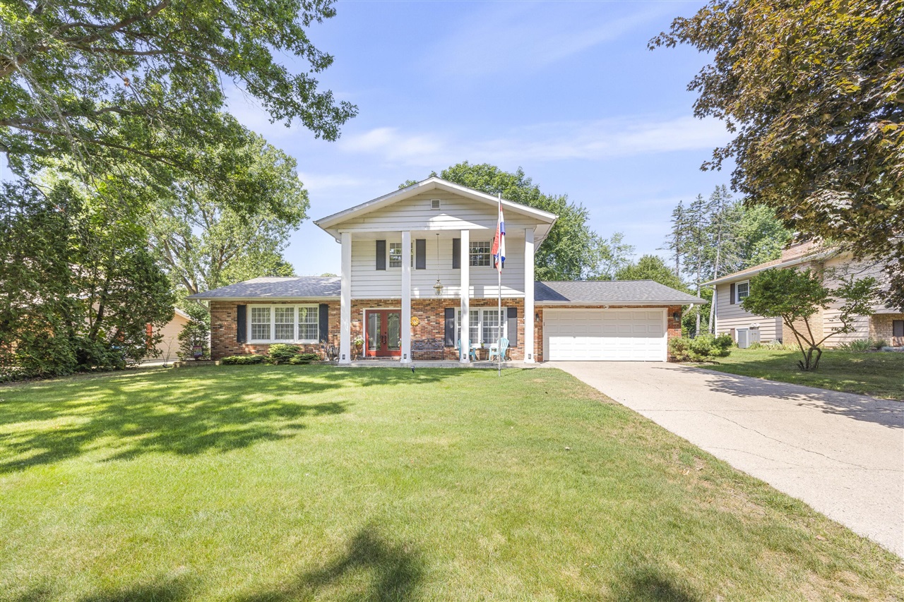 1st image of 840 Edgehill Pl, Battle Creek, MI 49015 | MLS# 70546822