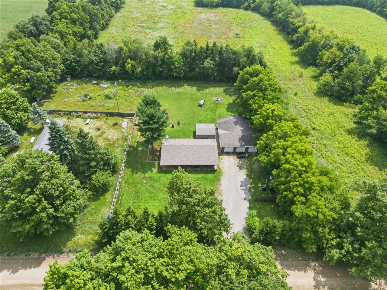 3rd image of 5523 S Lake Pleasant Rd, Osseo, MI 49266 | MLS# 70546829