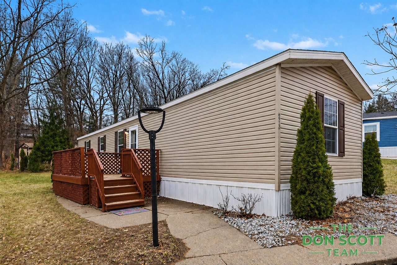Homes for sale in Rockford, MI | 6913 Sandwood St, Rockford, MI 49341 | MLS# 70546858