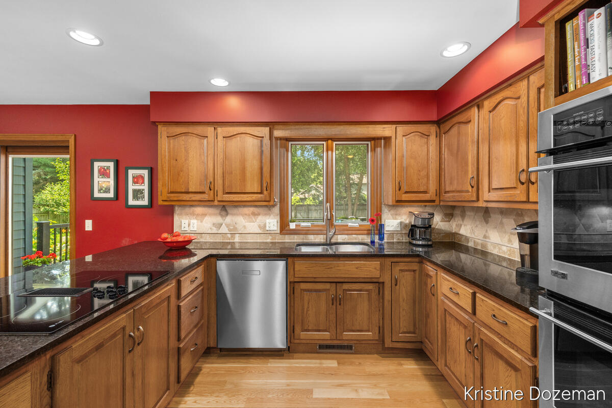 3rd image of 7679 Candlewood Dr, Ada, MI 49301 | MLS# 70546869