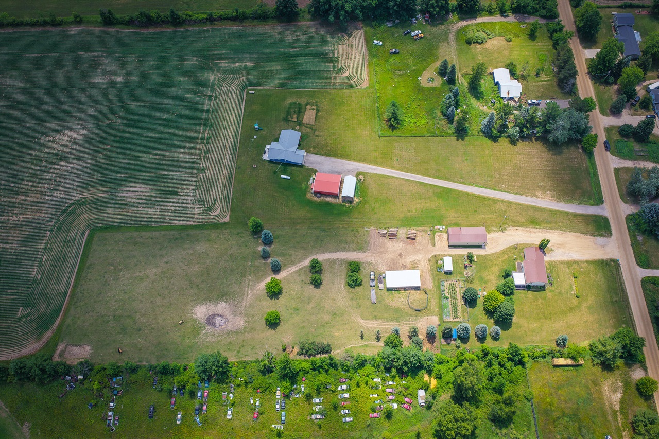 1st image of 8565 S Cornwell Ave, Clare, MI 48617 | MLS# 70546896
