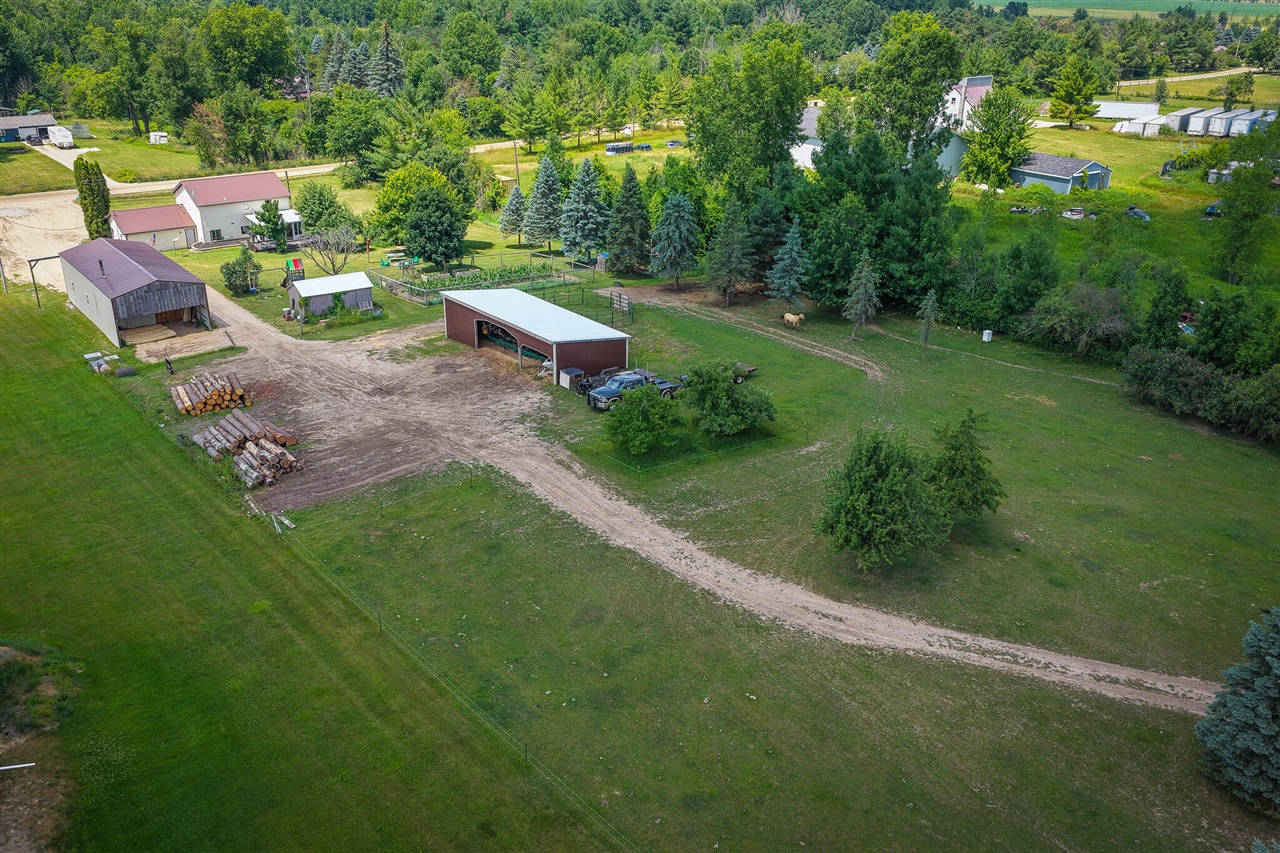 2nd image of 8565 S Cornwell Ave, Clare, MI 48617 | MLS# 70546896