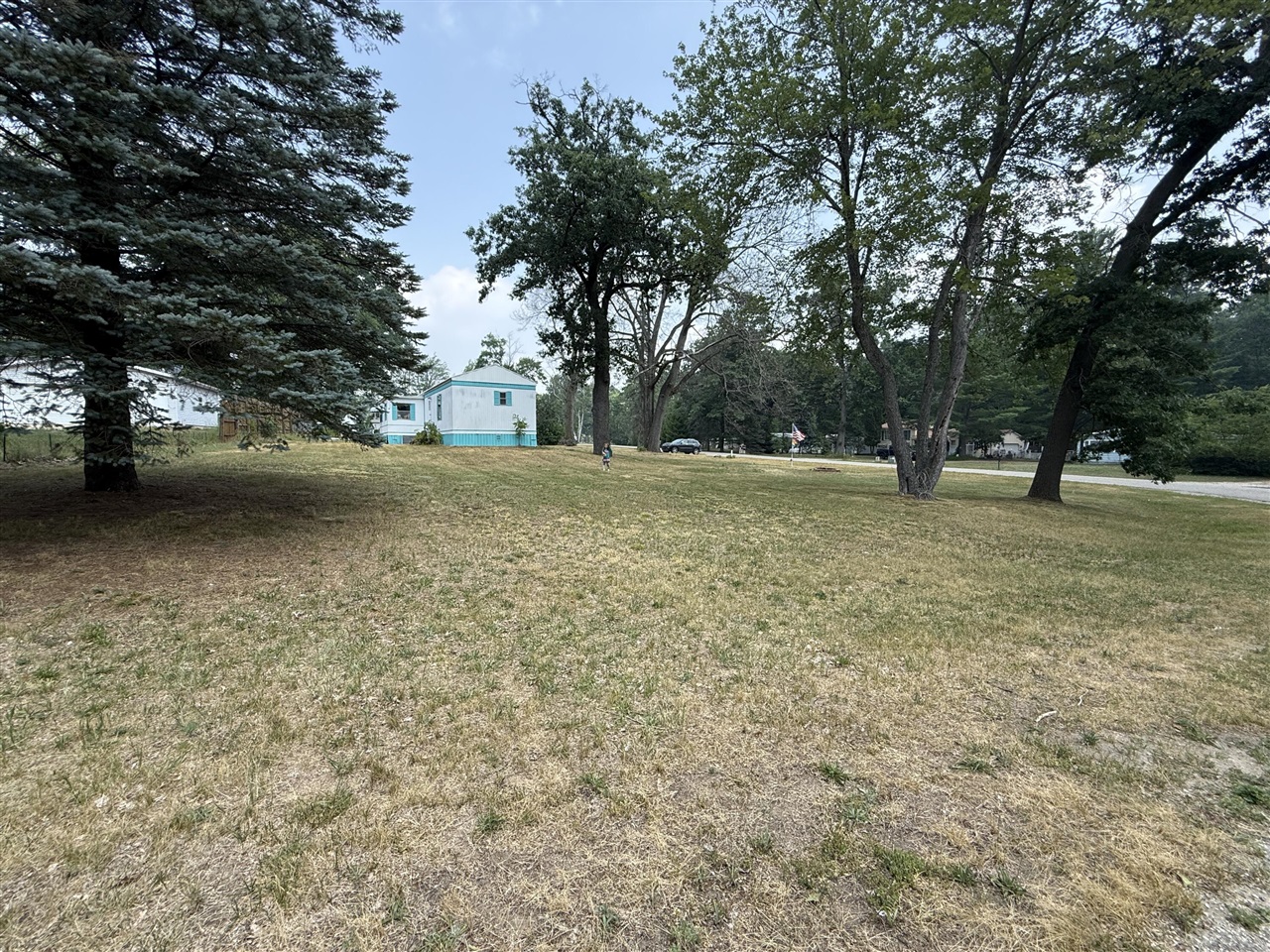 3rd image of 2160 Oak Ridge Dr, Farwell, MI 48622 | MLS# 70546909