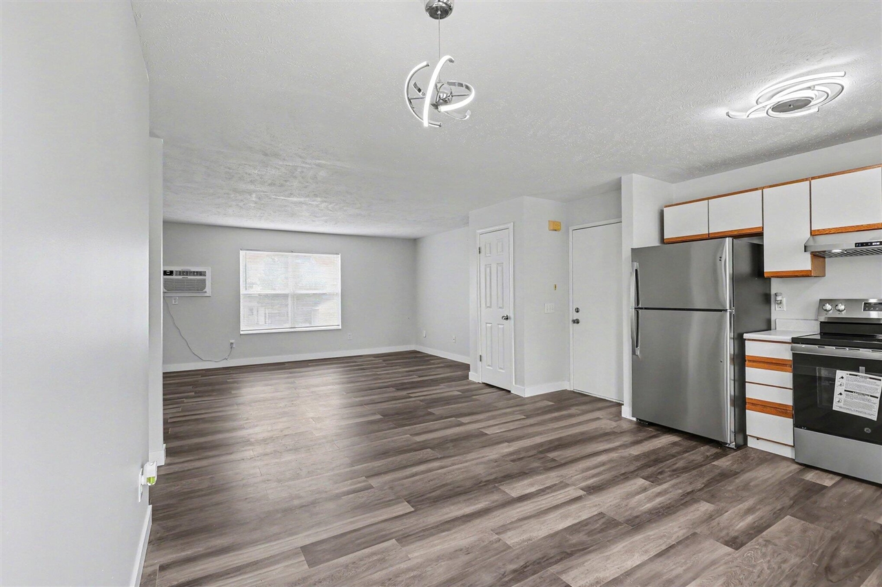 4th image of 609 Trinity Dr, Caledonia, MI 49316