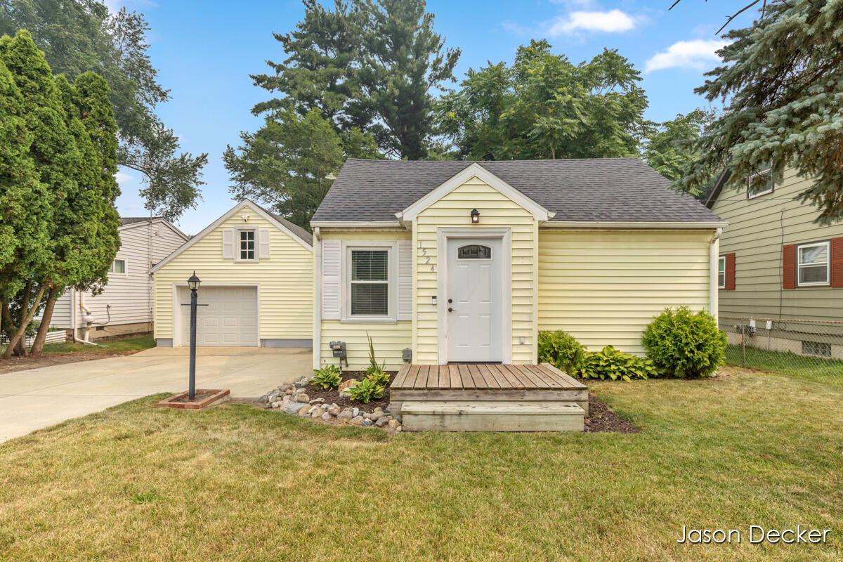 2nd image of 1524 Downey St, Lansing, MI 48906 | MLS# 70546920