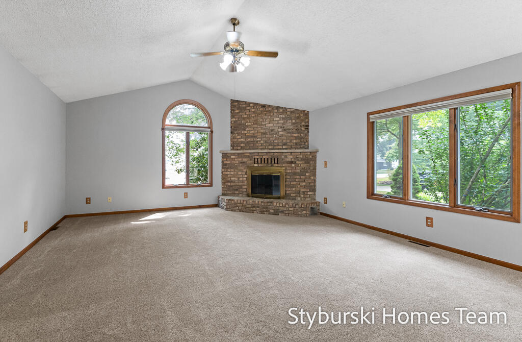4th image of 19127 W Spring Lake Rd, Spring Lake, MI 49456 | MLS# 70546941