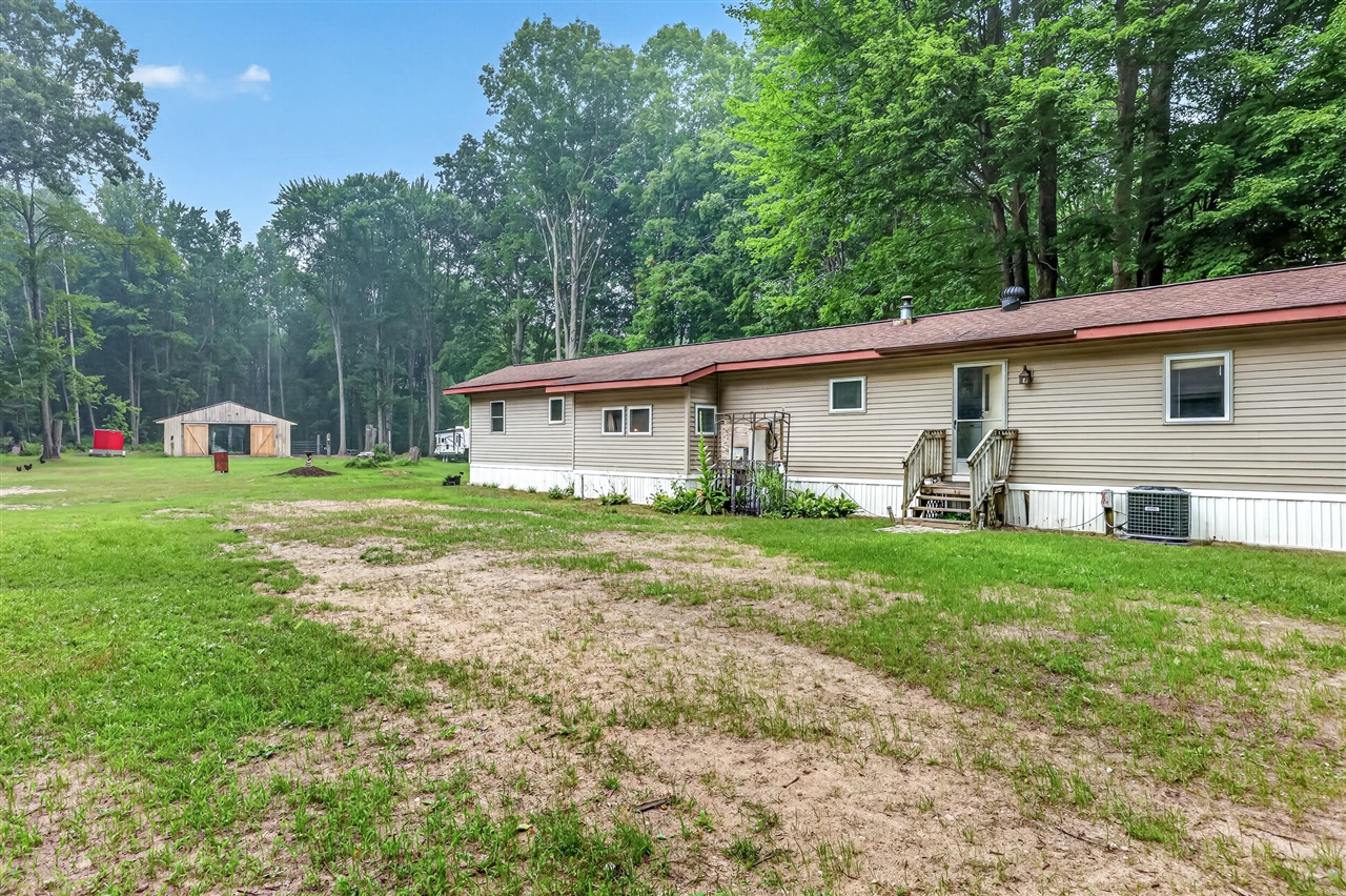 4th image of 8045 W 16 Mile, Bitely, MI 49309 | MLS# 70546953