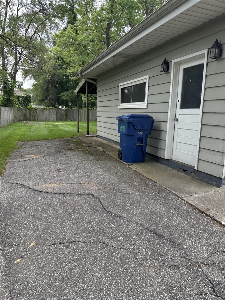 2nd image of 1060 Indiana Ave, Benton Harbor, MI 49022 | MLS# 70546978