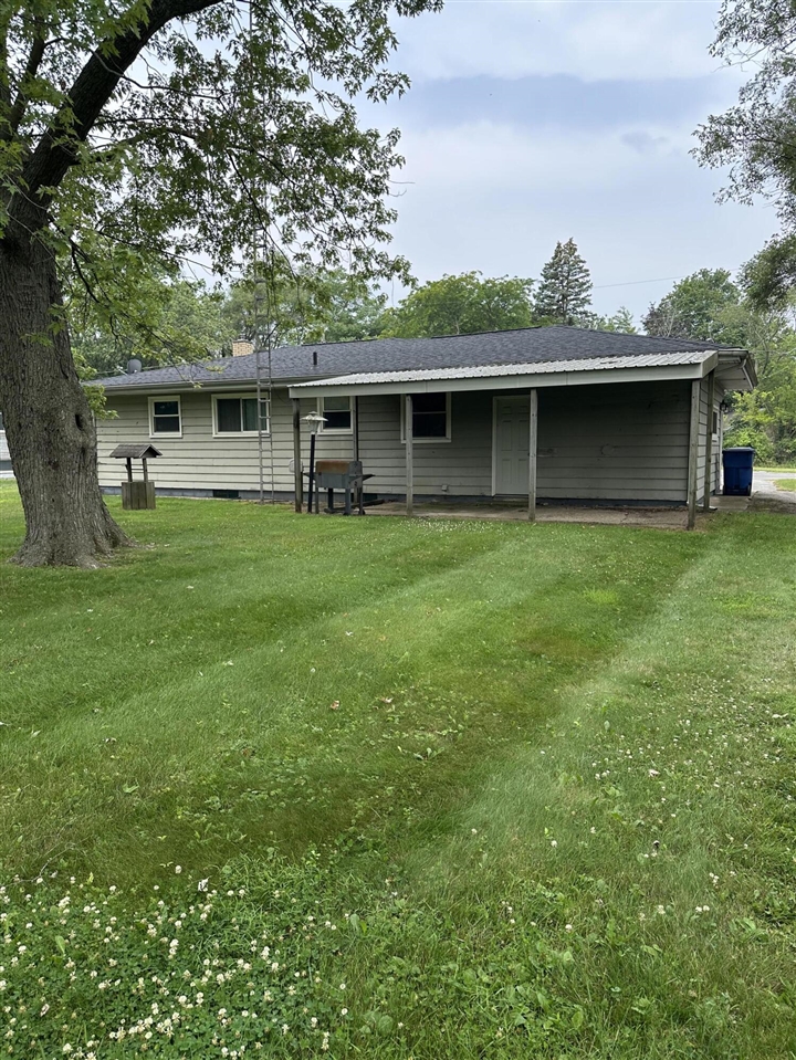 4th image of 1060 Indiana Ave, Benton Harbor, MI 49022 | MLS# 70546978