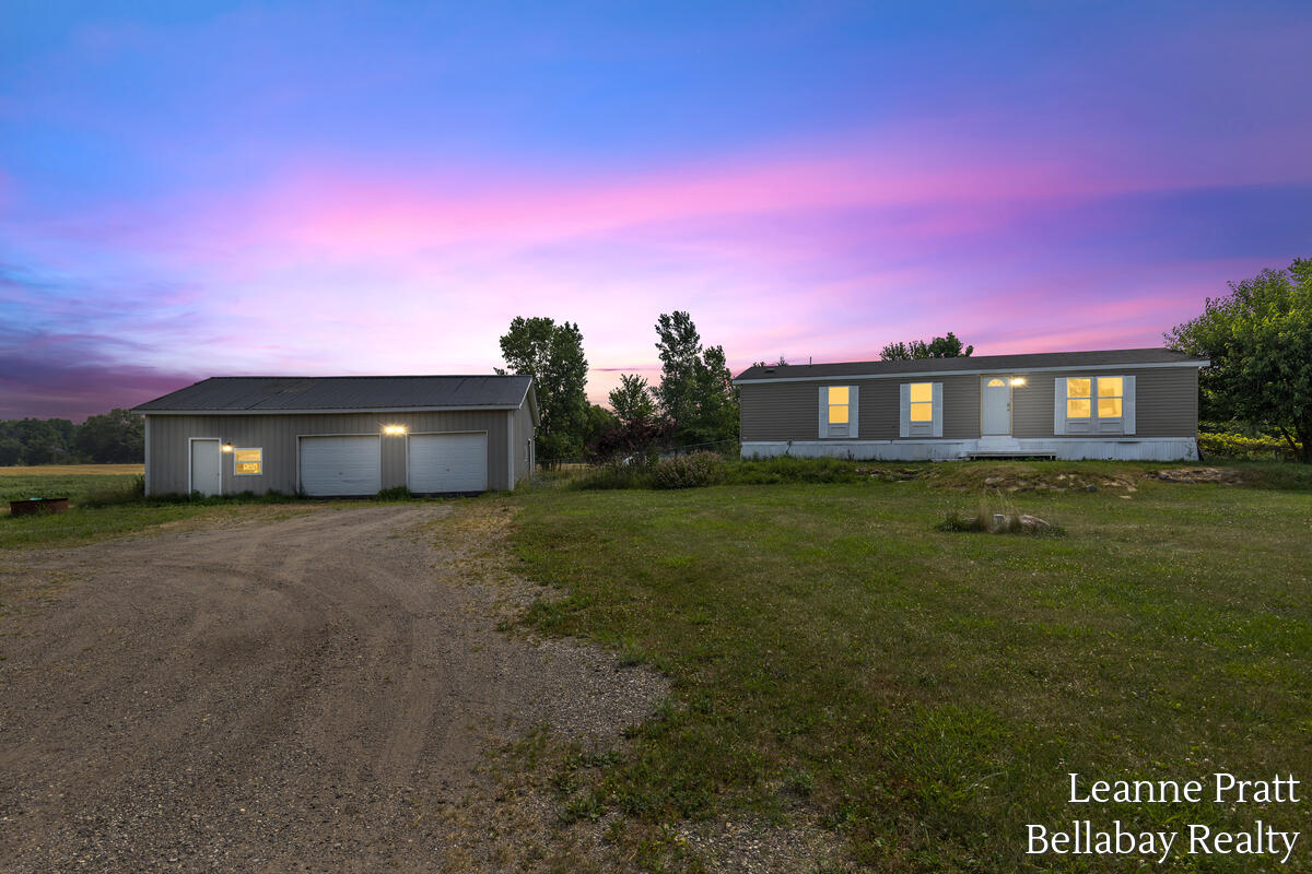 3rd image of 10130 Stahl Rd, Lake Odessa, MI 48849 | MLS# 70546989