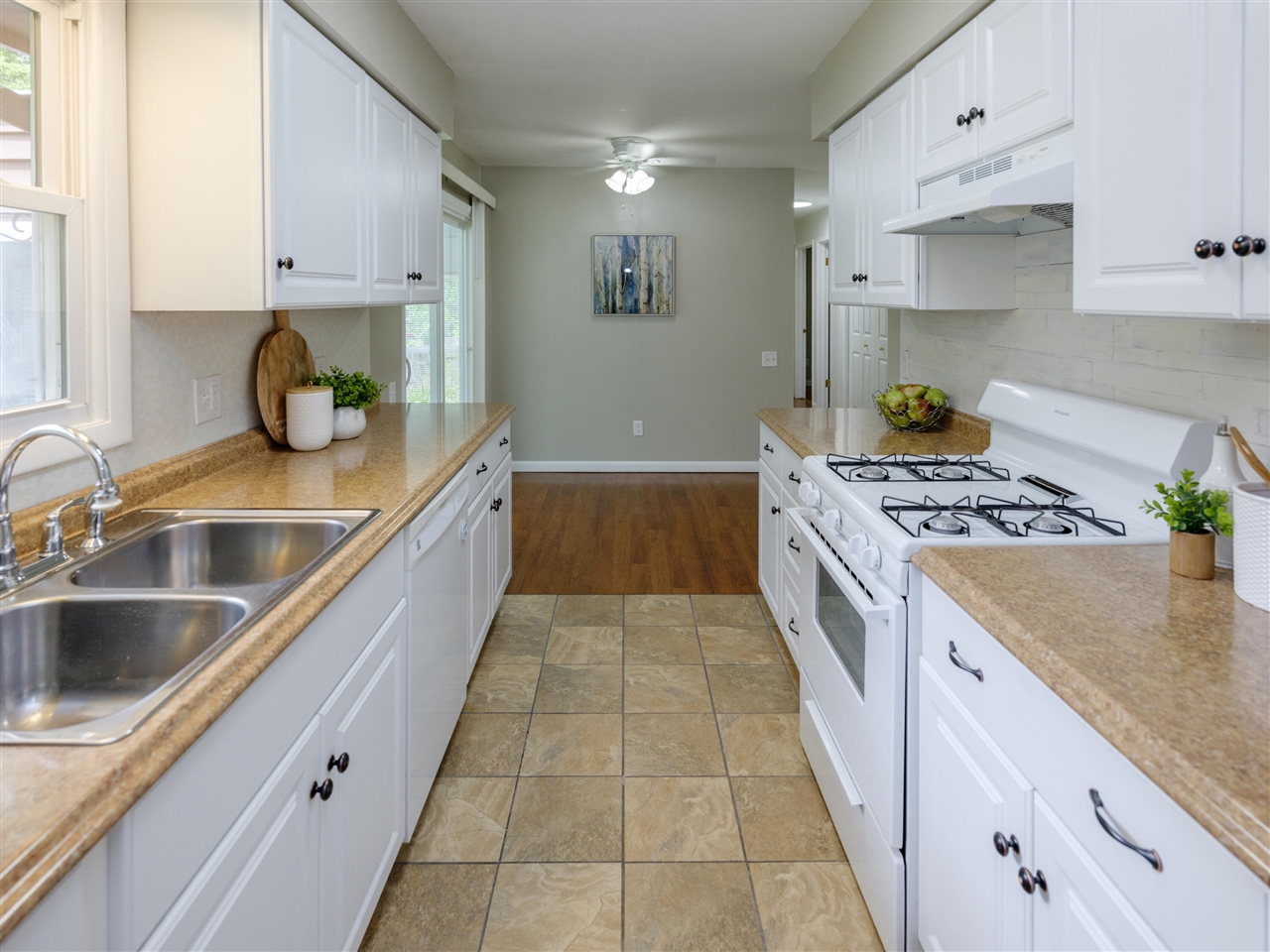 3rd image of 22977 Grandeur Ave, Mattawan, MI 49071 | MLS# 70546992