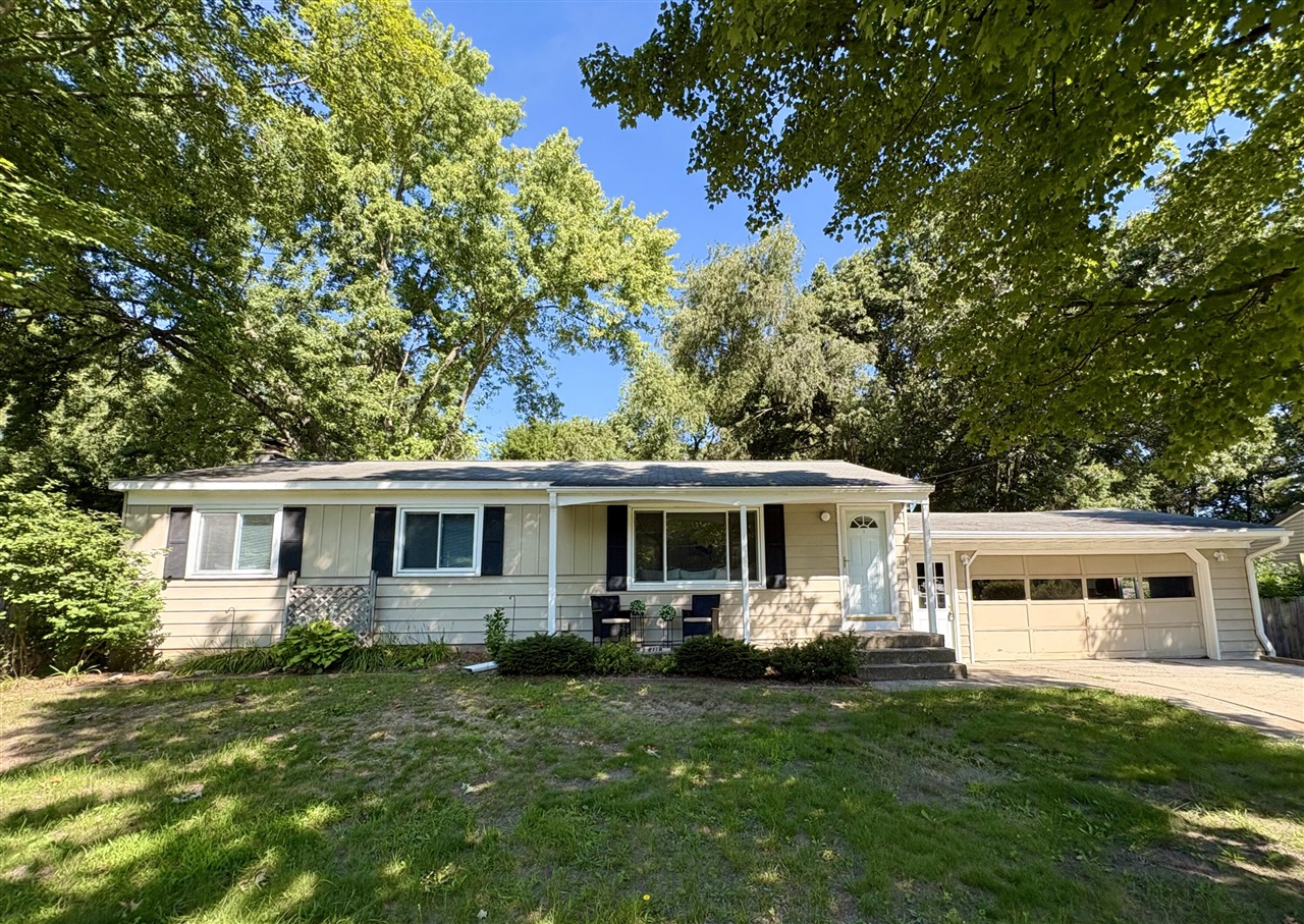 1st image of 11141 Woodbushe Dr, Lowell, MI 49331 | MLS# 70547015
