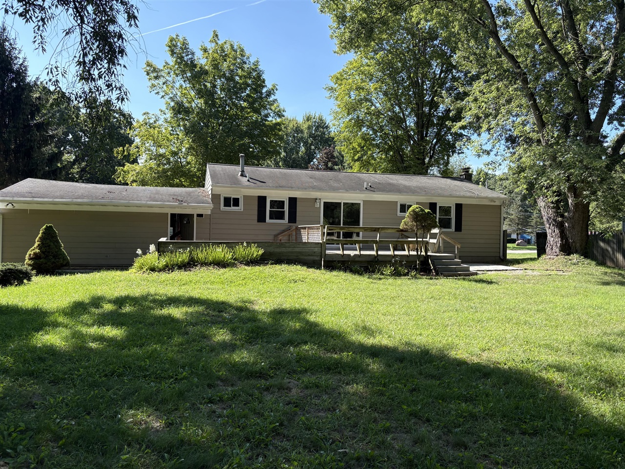 24th image of 11141 Woodbushe Dr, Lowell, MI 49331 | MLS# 70547015