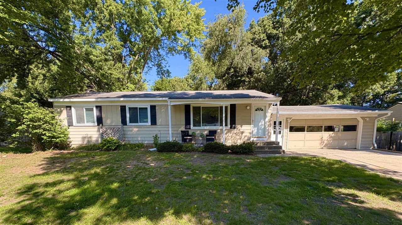 4th image of 11141 Woodbushe Dr, Lowell, MI 49331 | MLS# 70547015