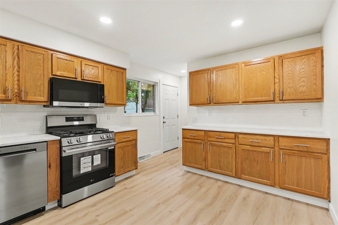 4th image of 1436 Wesley Ave, Muskegon, MI 49442 | MLS# 70547016