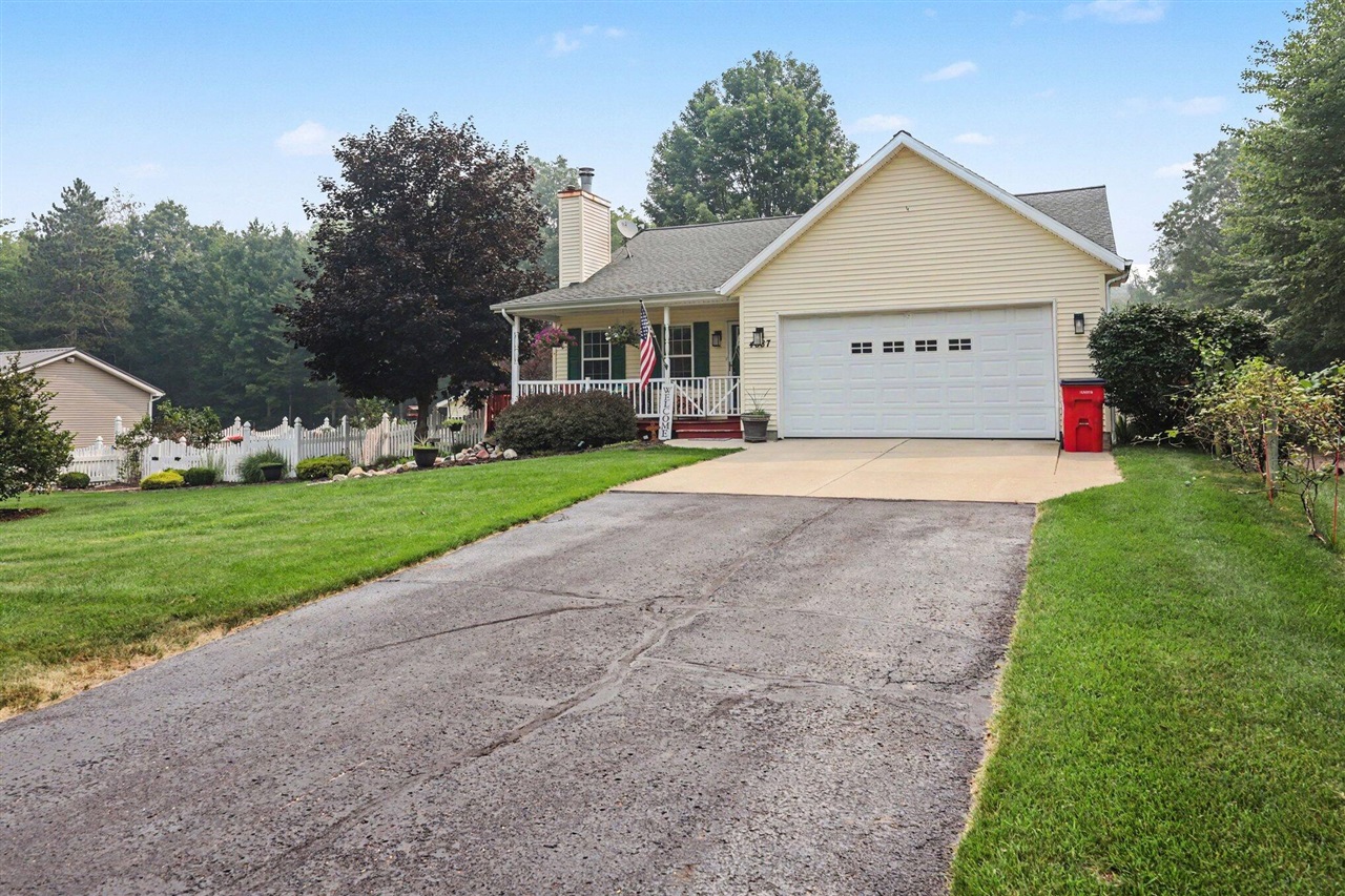 2nd image of 4887 W Jack Pine Dr, Grant, MI 49327 | MLS# 70547029