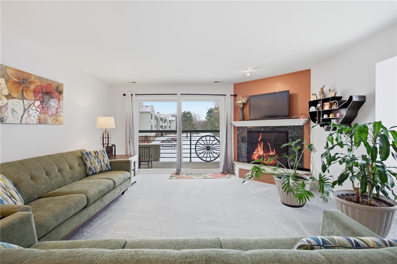 3rd image of 30414 Orchard Lake Rd #13, Farmington, MI 48334 | MLS# 70547030