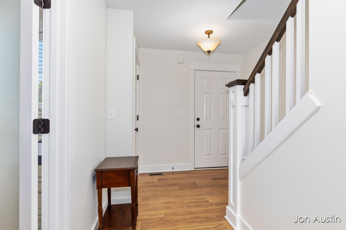 3rd image of 2929 E Morgan Trl, Rockford, MI 49341 | MLS# 70547031