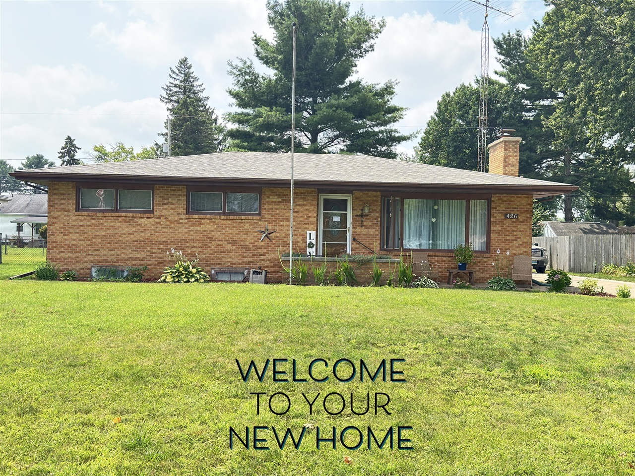 1st image of 426 Eloise Dr, Benton Harbor, MI 49022 | MLS# 70547061