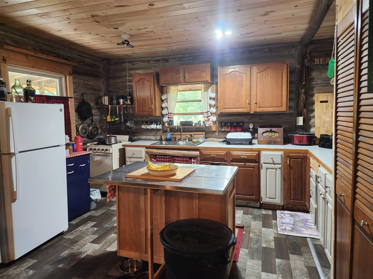2nd image of 2833 E 40th St, Idlewild, MI 49642 | MLS# 70547079