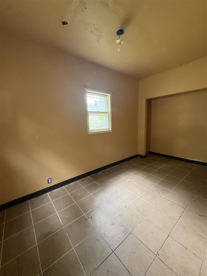 3rd image of 212 W South St, Hartford, MI 49057 | MLS# 70547131