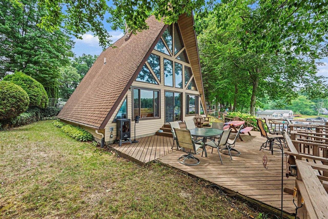 3rd image of 25862 Shore Dr, Lawton, MI 49065 | MLS# 70547146