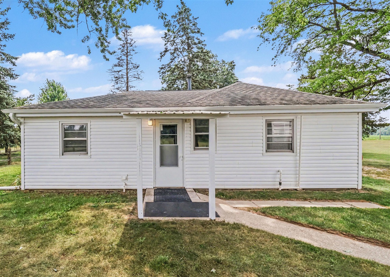 2nd image of 16812 Moorepark Rd, Three Rivers, MI 49093 | MLS# 70547180