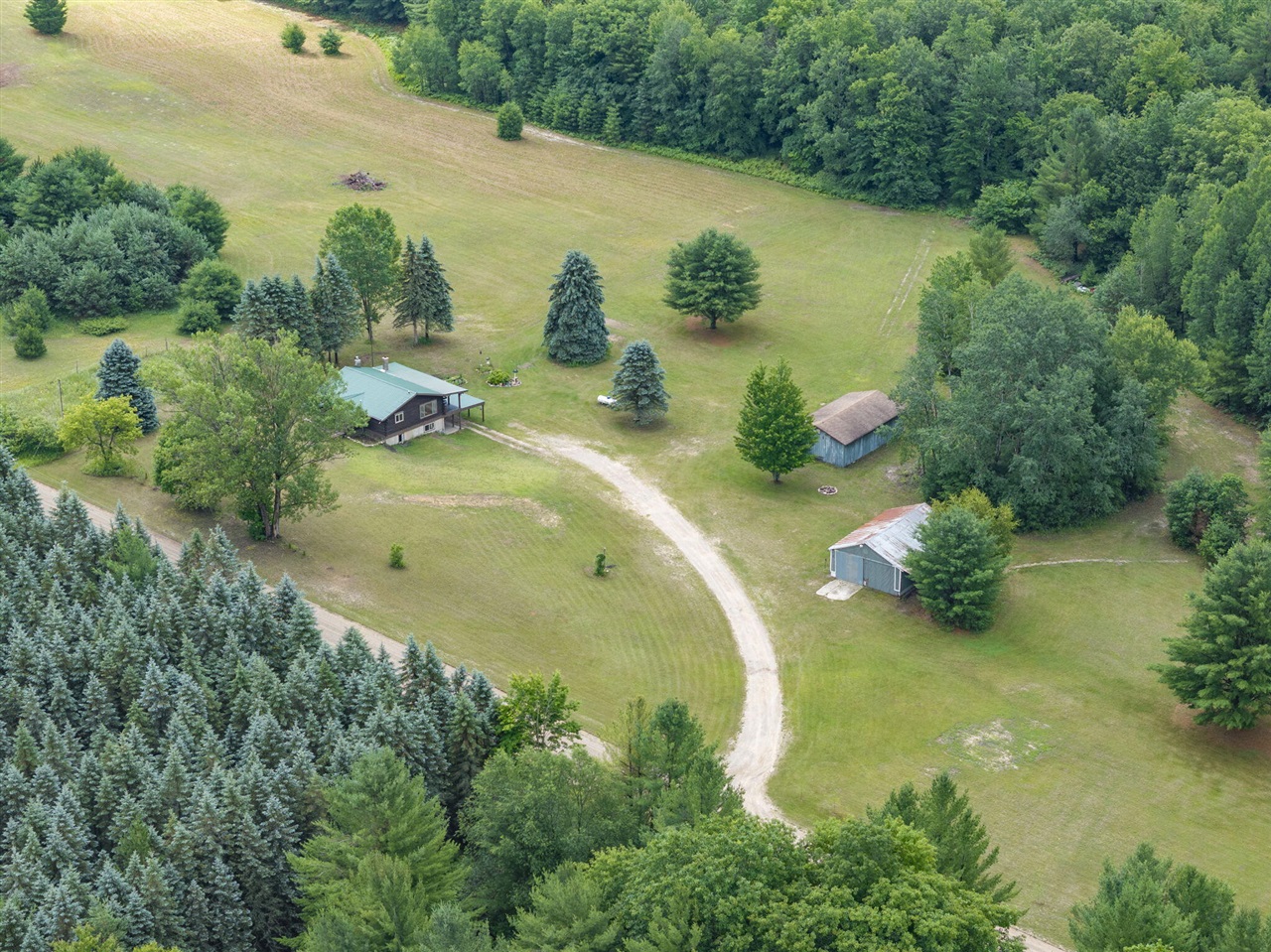4th image of 9191 W 34 Rd, Harrietta, MI 49638 | MLS# 70547182