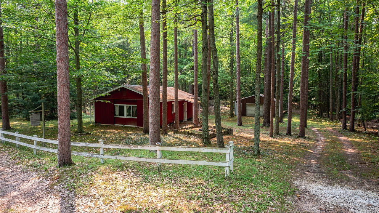 2nd image of 7211 Northern Dr, Pentwater, MI 49449 | MLS# 70547189