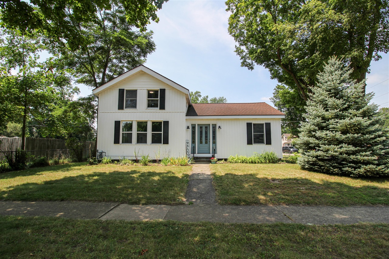 2nd image of 422 Maple St, Three Rivers, MI 49093 | MLS# 70547199