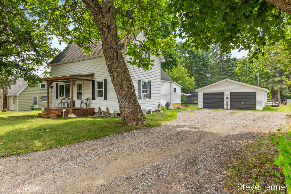 1st image of 117 W Pine St, Edmore, MI 48829 | MLS# 70547207