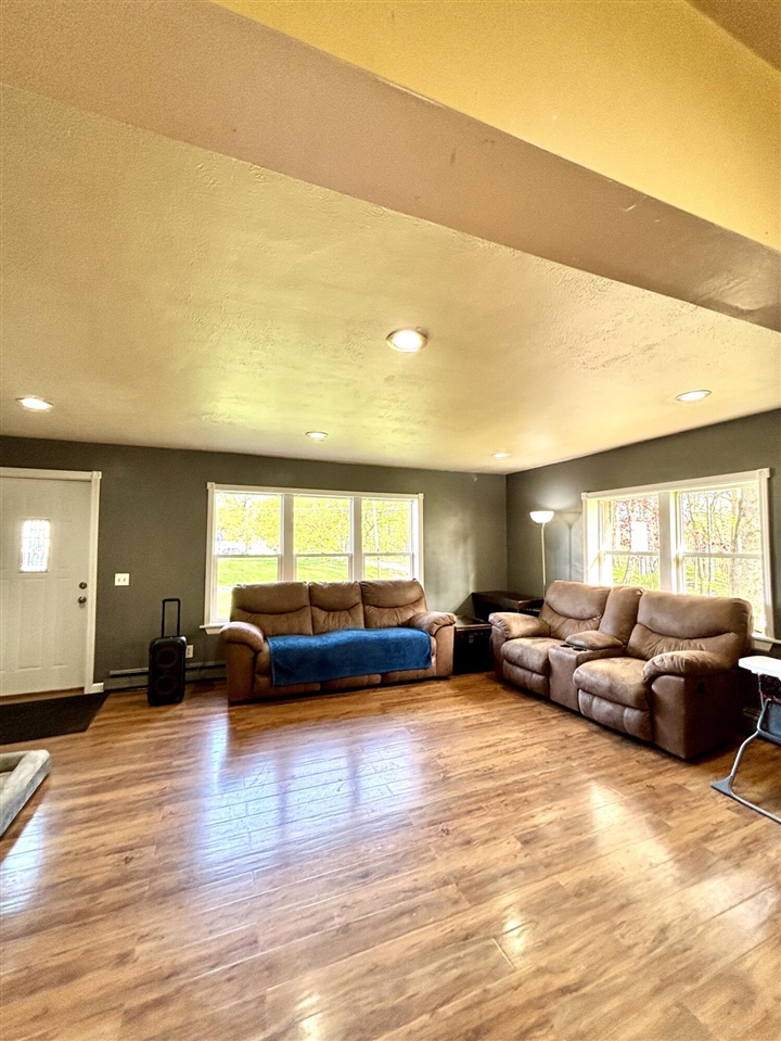5th image of 4736 South St, Benton Harbor, MI 49022 | MLS# 70547209