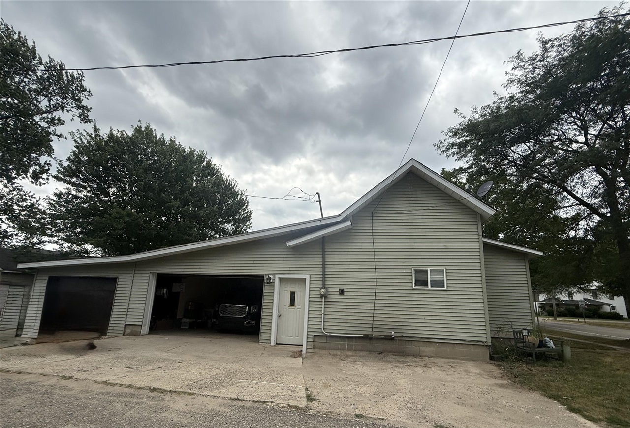 3rd image of 408 Reed St, Nashville, MI 49073 | MLS# 70547215