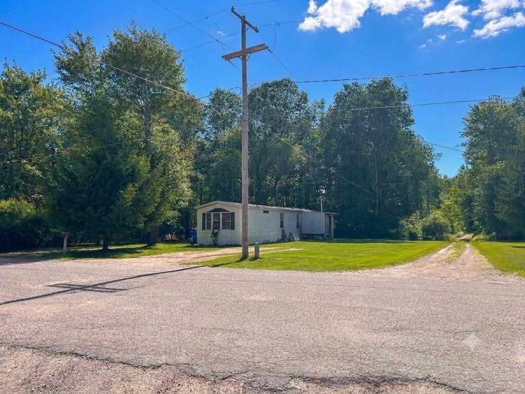 2nd image of 409 Hemlock St, Lake, MI 48632 | MLS# 70547218