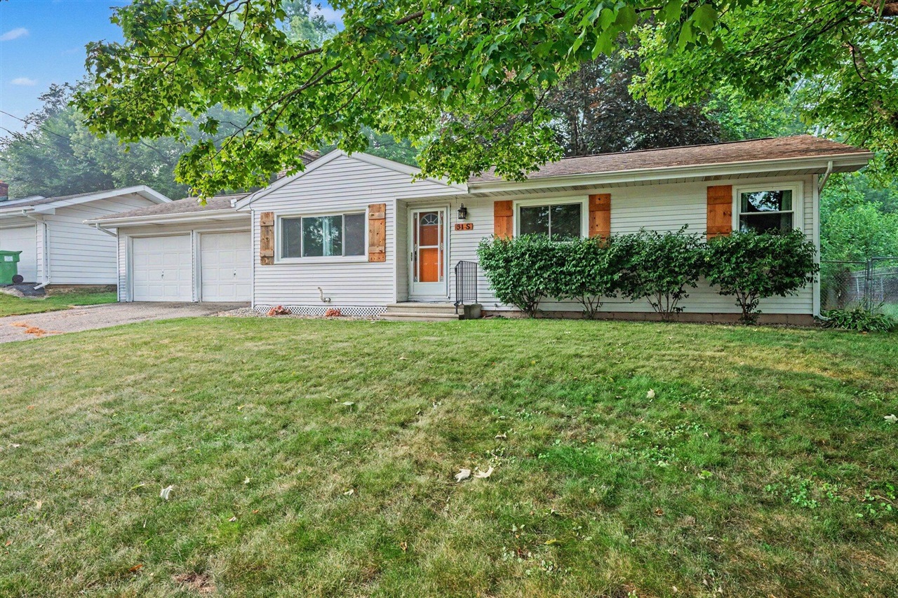 Homes for sale in Springfield, MI | 31 S New Moon Ter, Springfield, MI 49037 | MLS# 70547220