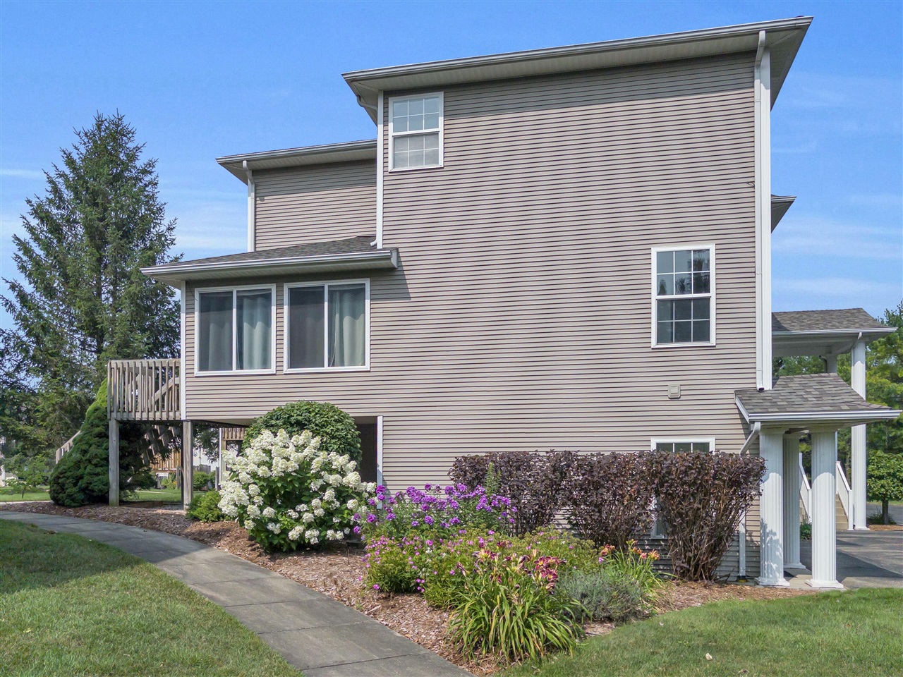 4th image of 8450 N Ctr Park Dr, Byron Center, MI 49315-8969