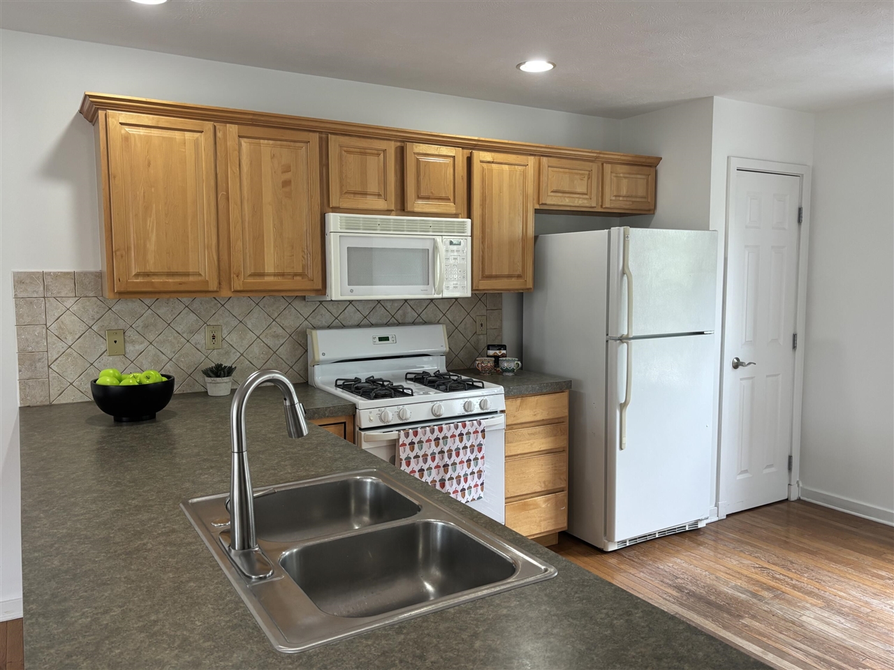 5th image of 8450 N Ctr Park Dr, Byron Center, MI 49315-8969