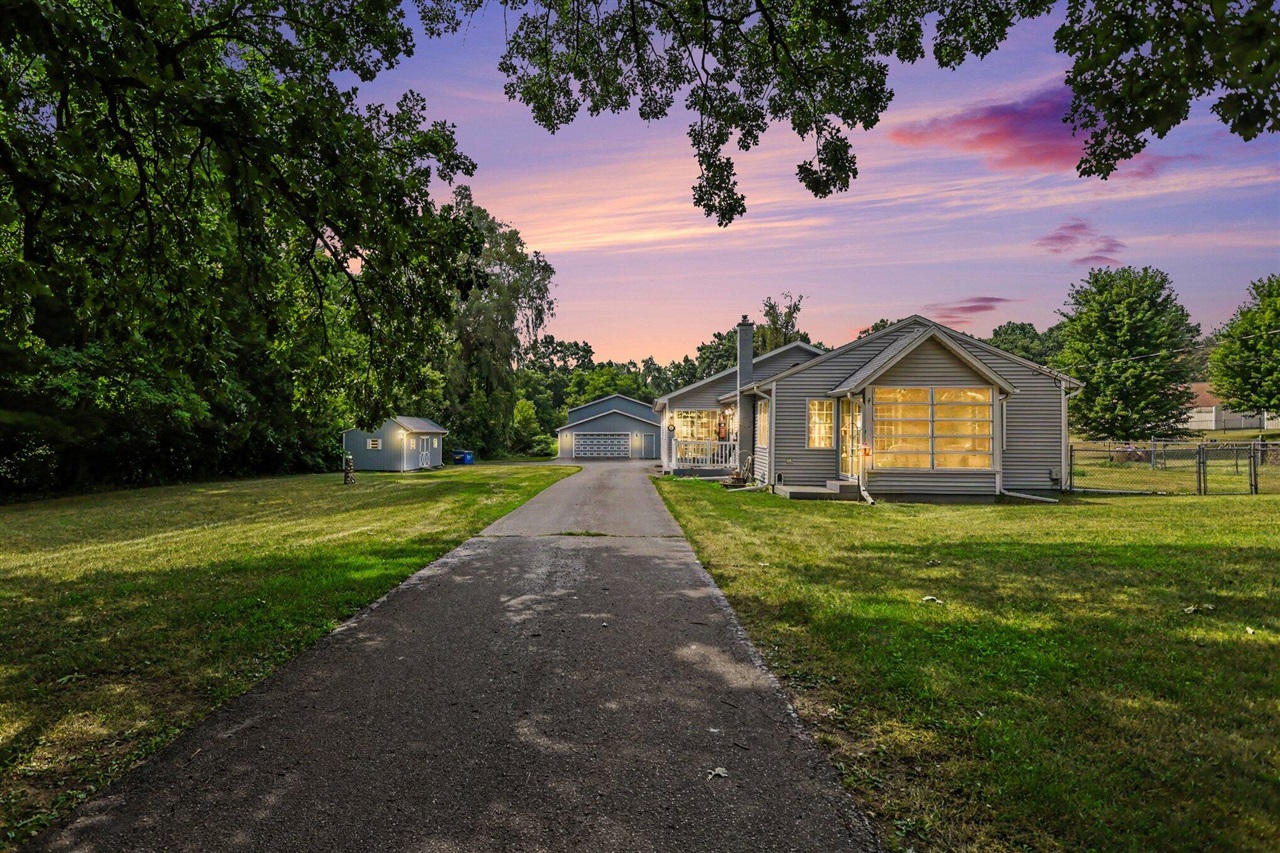1st image of 722 Golden Ave, Battle Creek, MI 49014 | MLS# 70547248