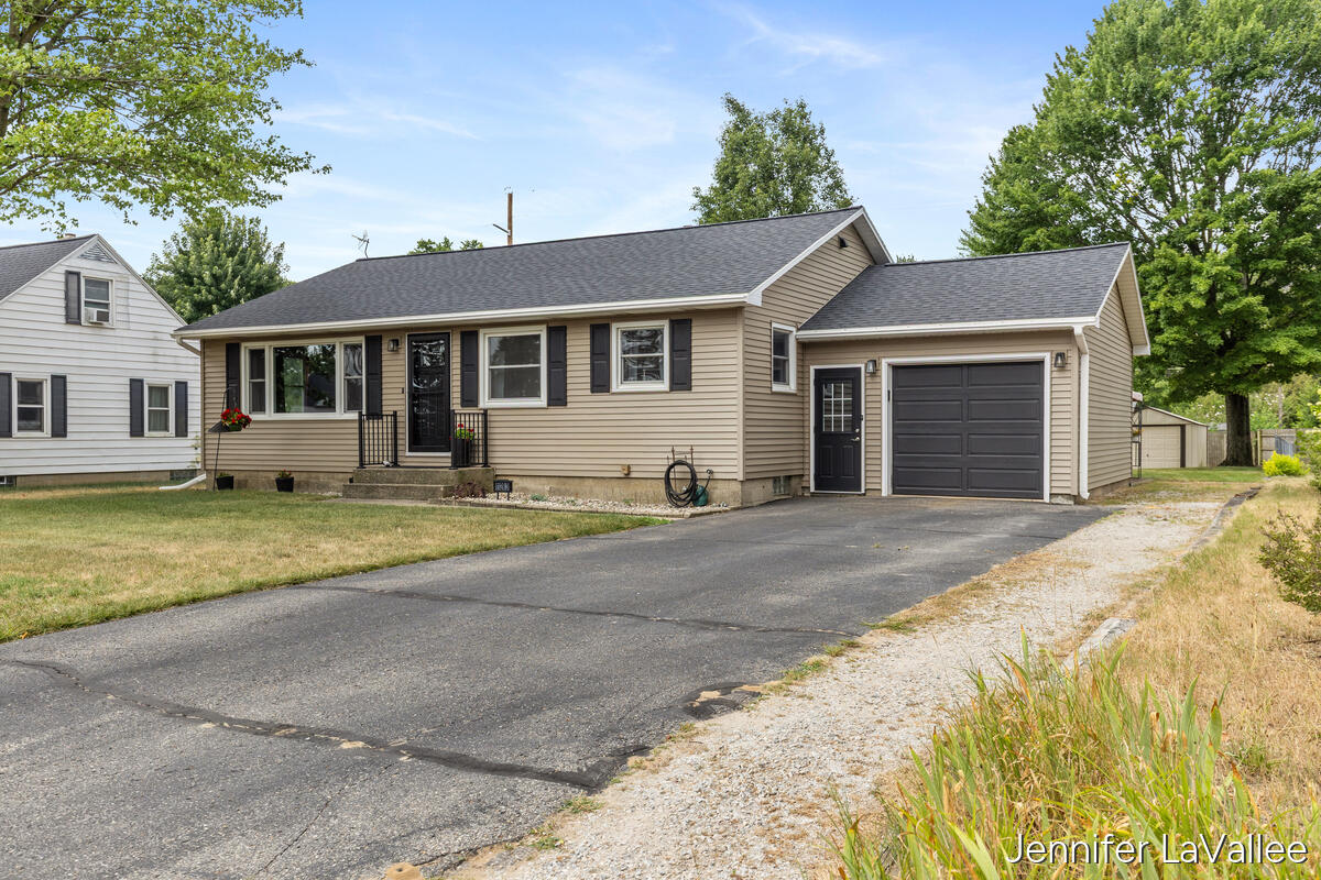 2nd image of 11283 Brown Ave, Allendale, MI 49401 | MLS# 70547256