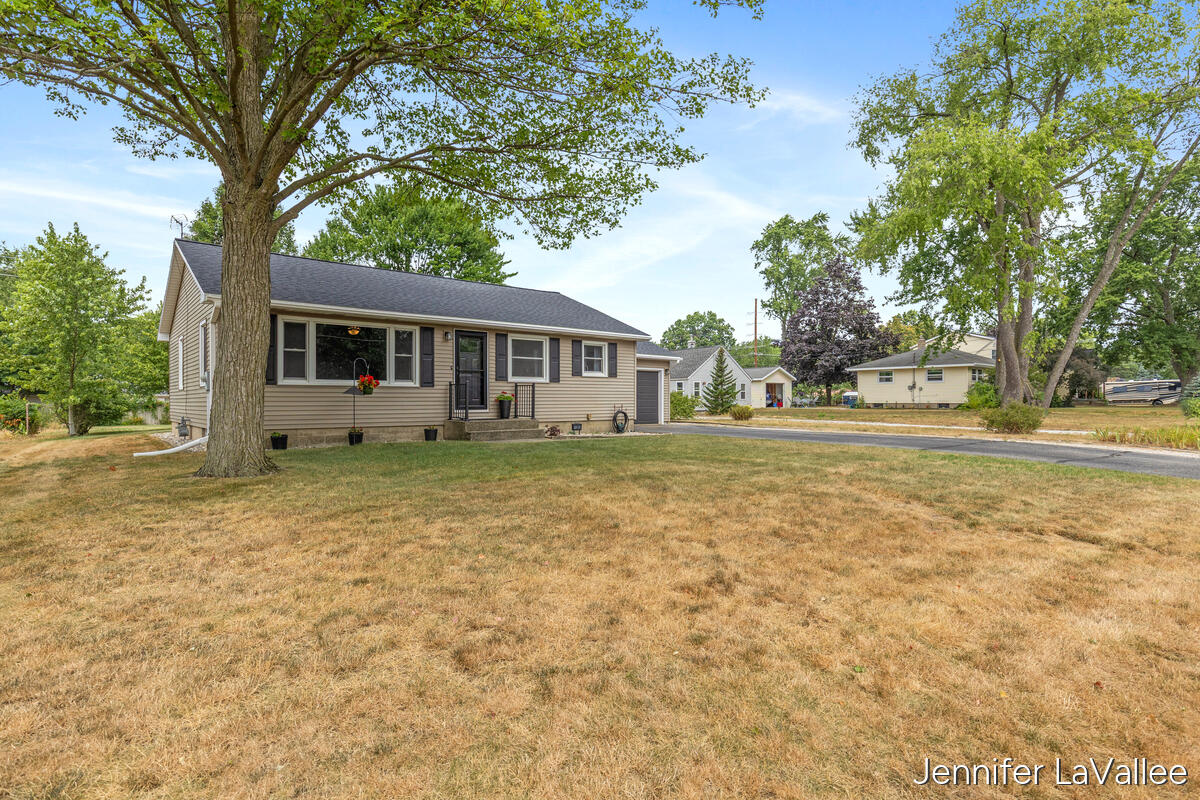 3rd image of 11283 Brown Ave, Allendale, MI 49401 | MLS# 70547256