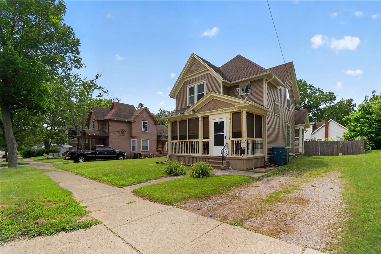 5th image of 1208 Maple Ave, Jackson, MI 49203 | MLS# 70547277
