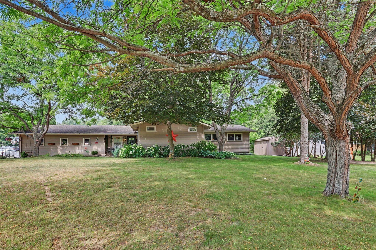 Homes for sale in Belding, MI | 507 Floral Dr, Belding, MI 48809 | MLS# 70547278