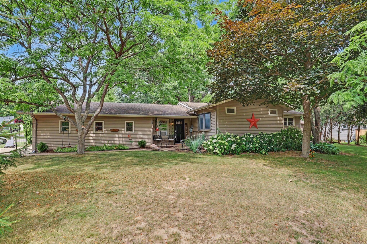 Homes for sale in Belding, MI | 507 Floral Dr, Belding, MI 48809 | MLS# 70547278