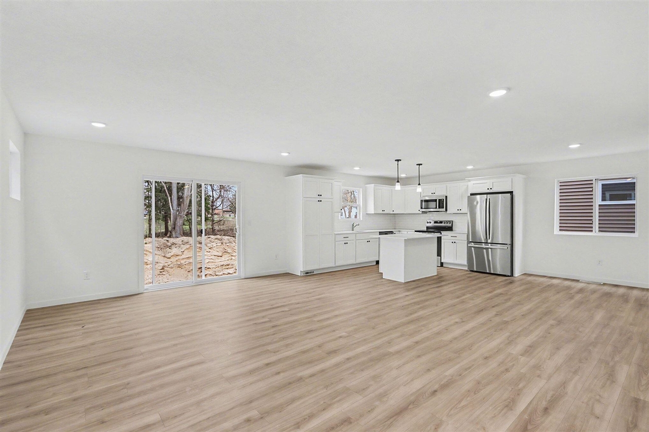 Photo 3 of Sale Pending at 370 Sherman St, Allegan, MI 49010 | MLS# 70547307 | Listing updated on 2026-09-05