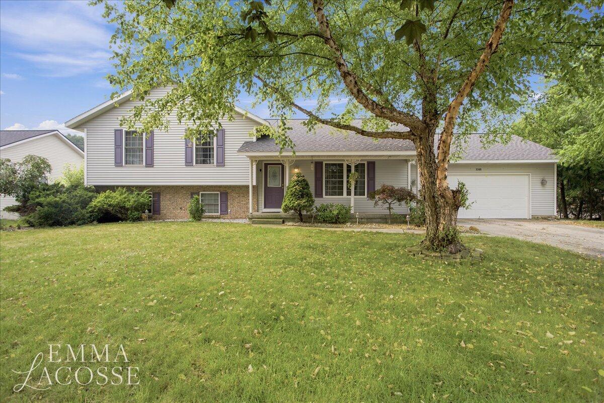 1st image of 3560 Rush Creek Dr, Hudsonville, MI 49426 | MLS# 70547314