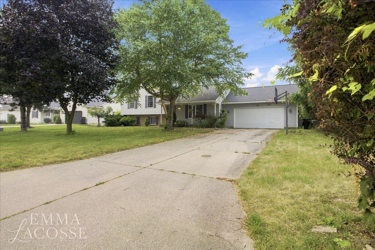3rd image of 3560 Rush Creek Dr, Hudsonville, MI 49426 | MLS# 70547314